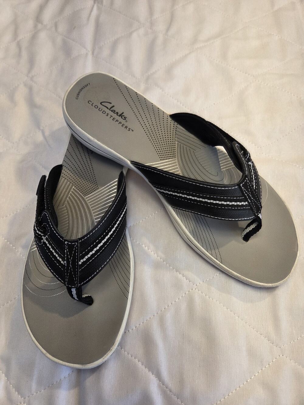 Clarks Women's Thong Sandals Hook & Loop Adjustable Strap Gray/Black US 9 M